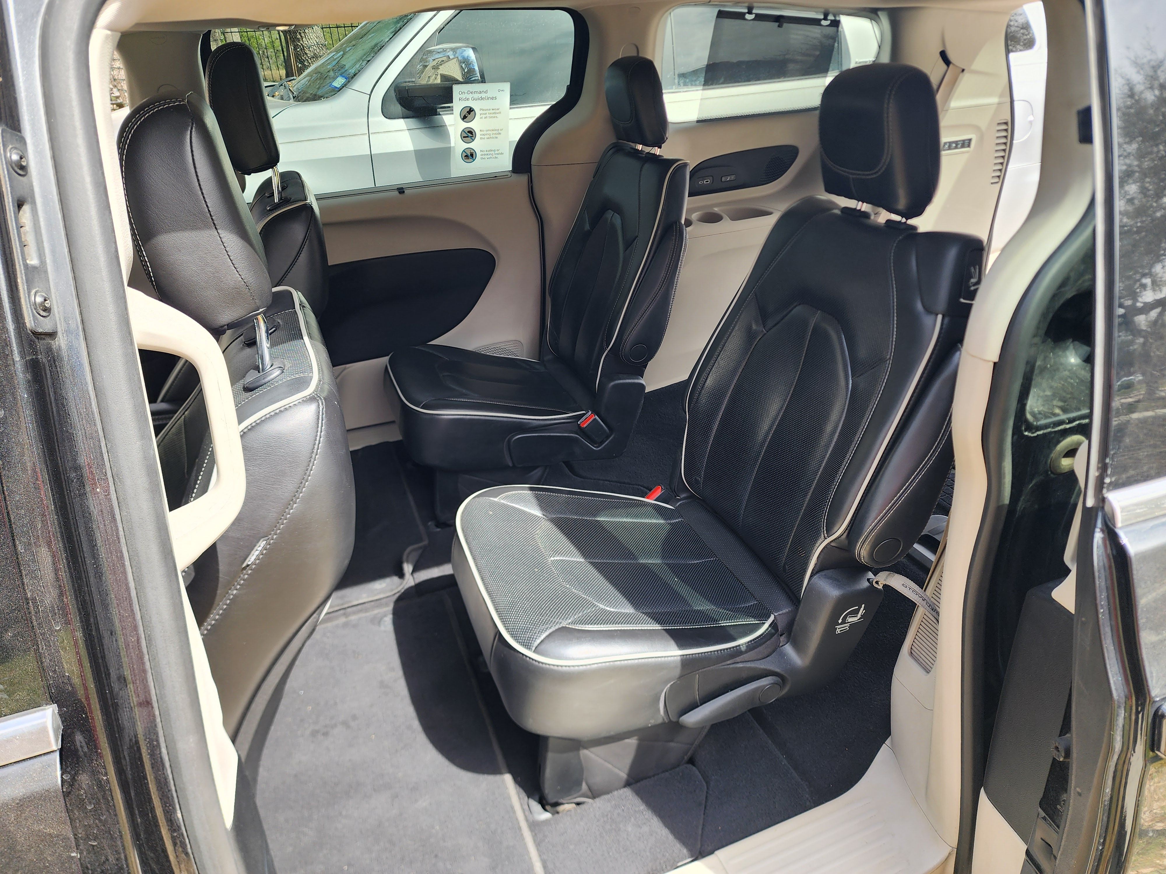 Used 2022 Chrysler Pacifica Limited FWD image 15
