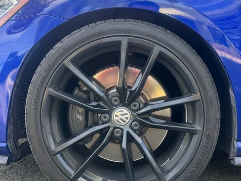 Used 2019 Volkswagen Golf R 4-Door AWD/4WD image 10