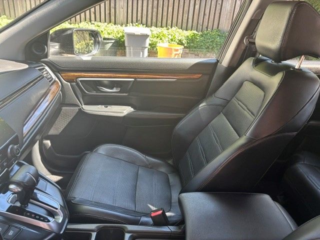 Used 2017 Honda CR-V Touring image 11