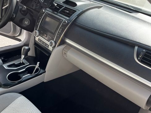 Used 2014 Toyota Camry LE FWD image 8