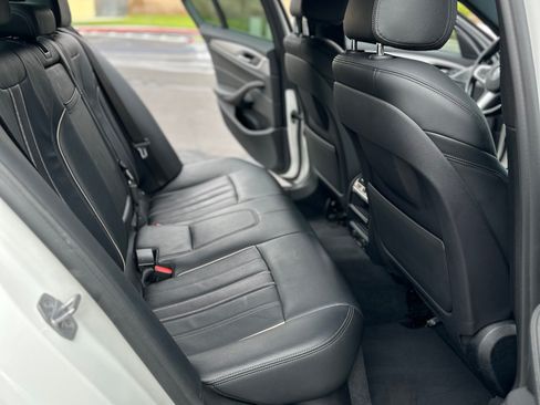 Used 2019 BMW 530e w/ M Sport Package RWD image 18