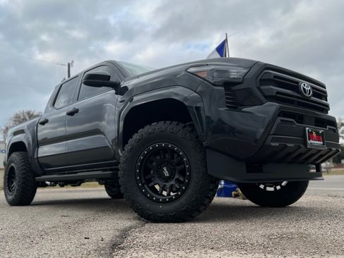 Used 2024 Toyota Tacoma SR AWD/4WD image 1