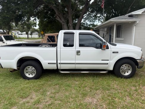 Used 1999 Ford F350 2WD SuperCab Super Duty image 2