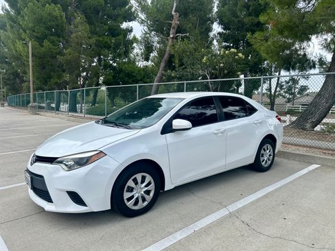 Used 2014 Toyota Corolla L FWD image 1