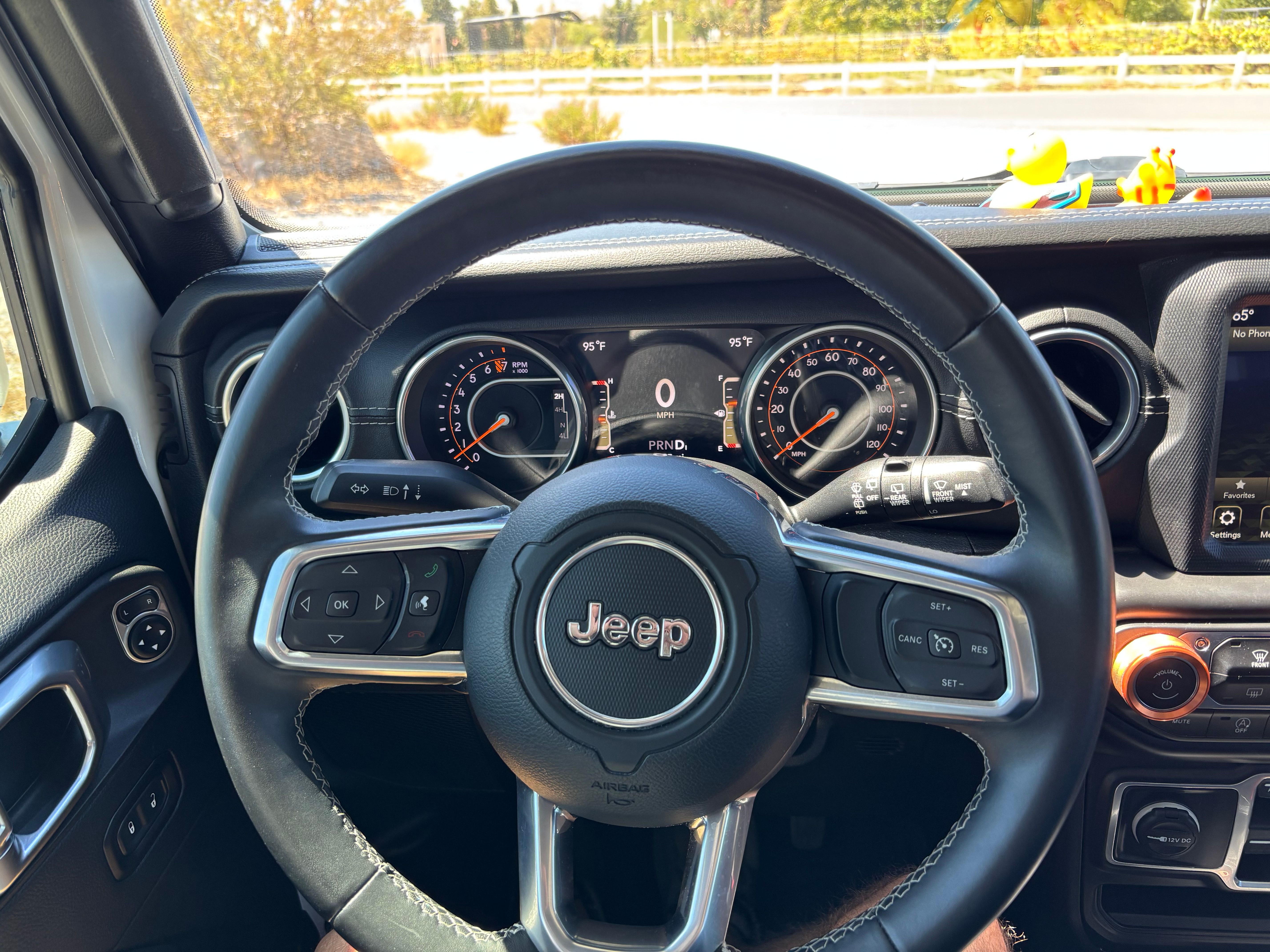 Used 2018 Jeep Wrangler Unlimited Sahara w/ Dual Top Group AWD/4WD image 12