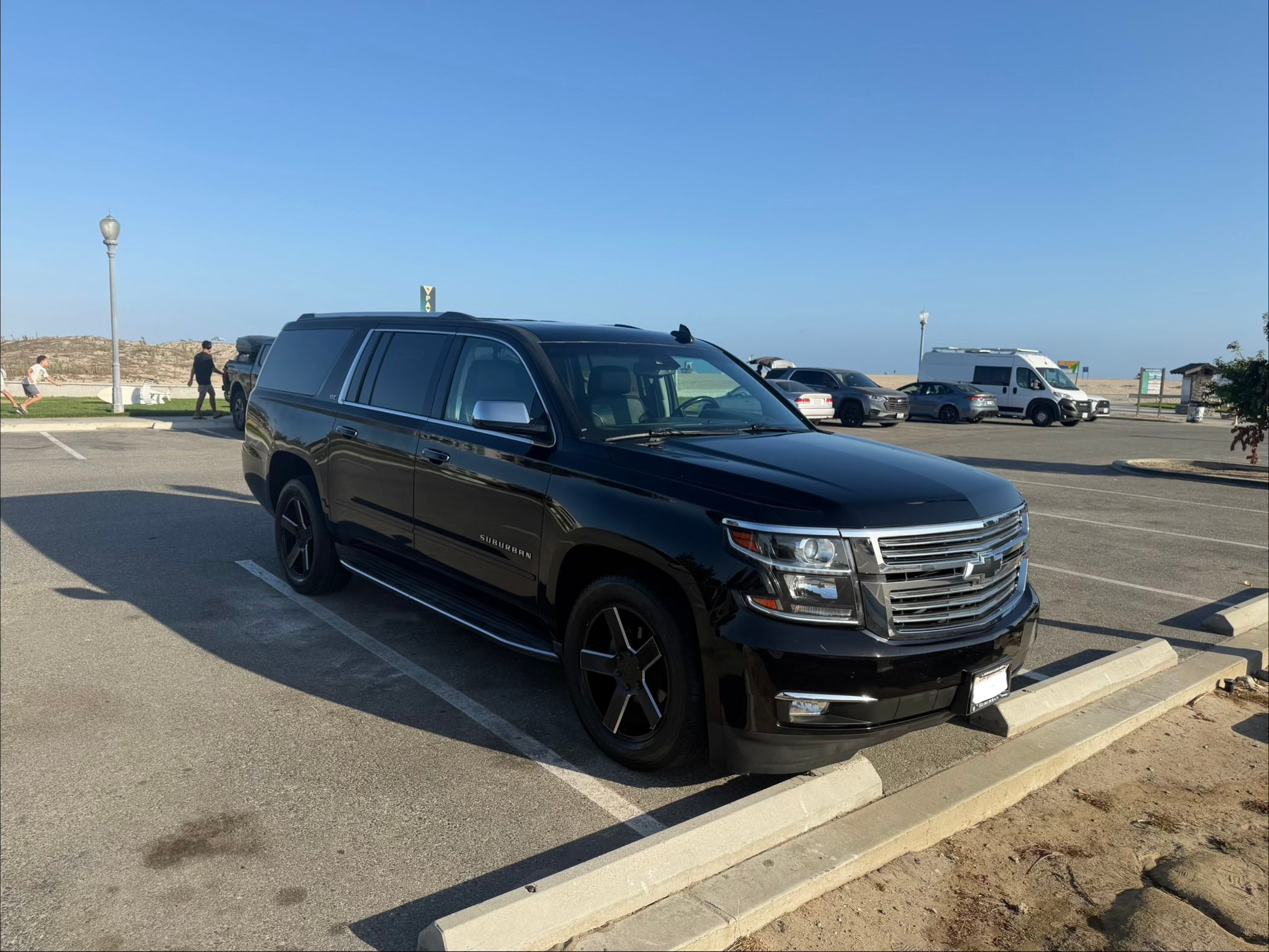 Used 2016 Chevrolet Suburban LTZ RWD image 30