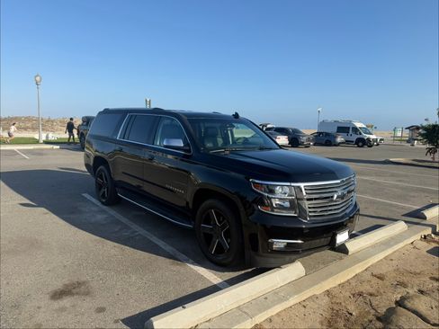 Used 2016 Chevrolet Suburban LTZ RWD image 30