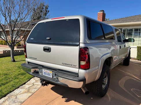 Used 2004 Chevrolet Silverado 2500 LS w/ Heavy-Duty Power Package image 5