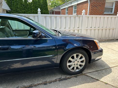 Used 2008 Cadillac DTS FWD image 10