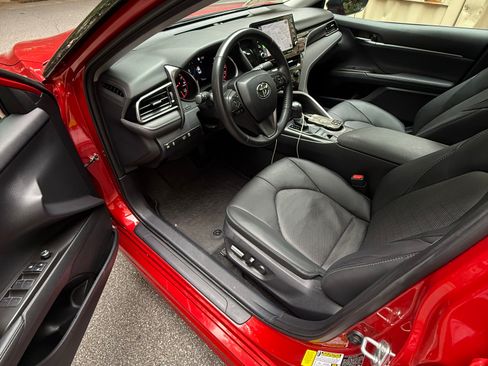 Used 2024 Toyota Camry XSE image 11