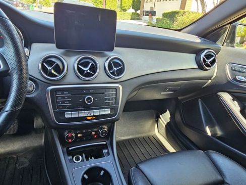 Used 2019 Mercedes-Benz GLA 250 250 Sport Utility 4D image 8