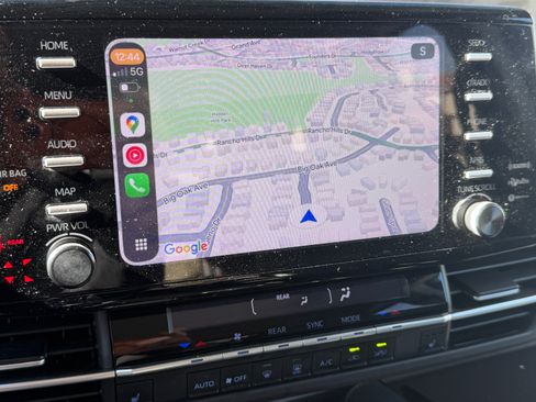 Used 2021 Toyota Sienna XLE image 13