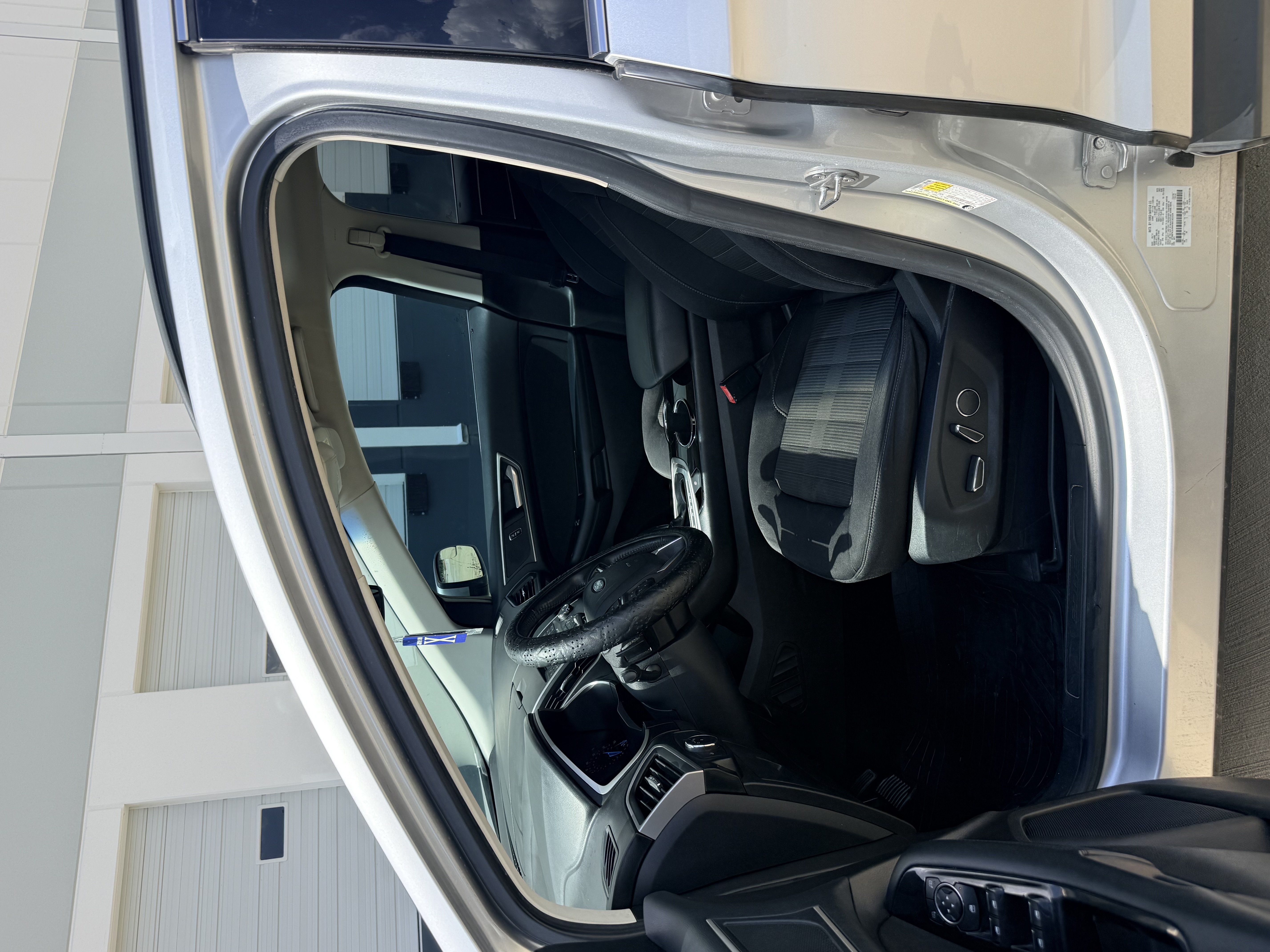 Used 2017 Ford Edge SEL FWD image 14