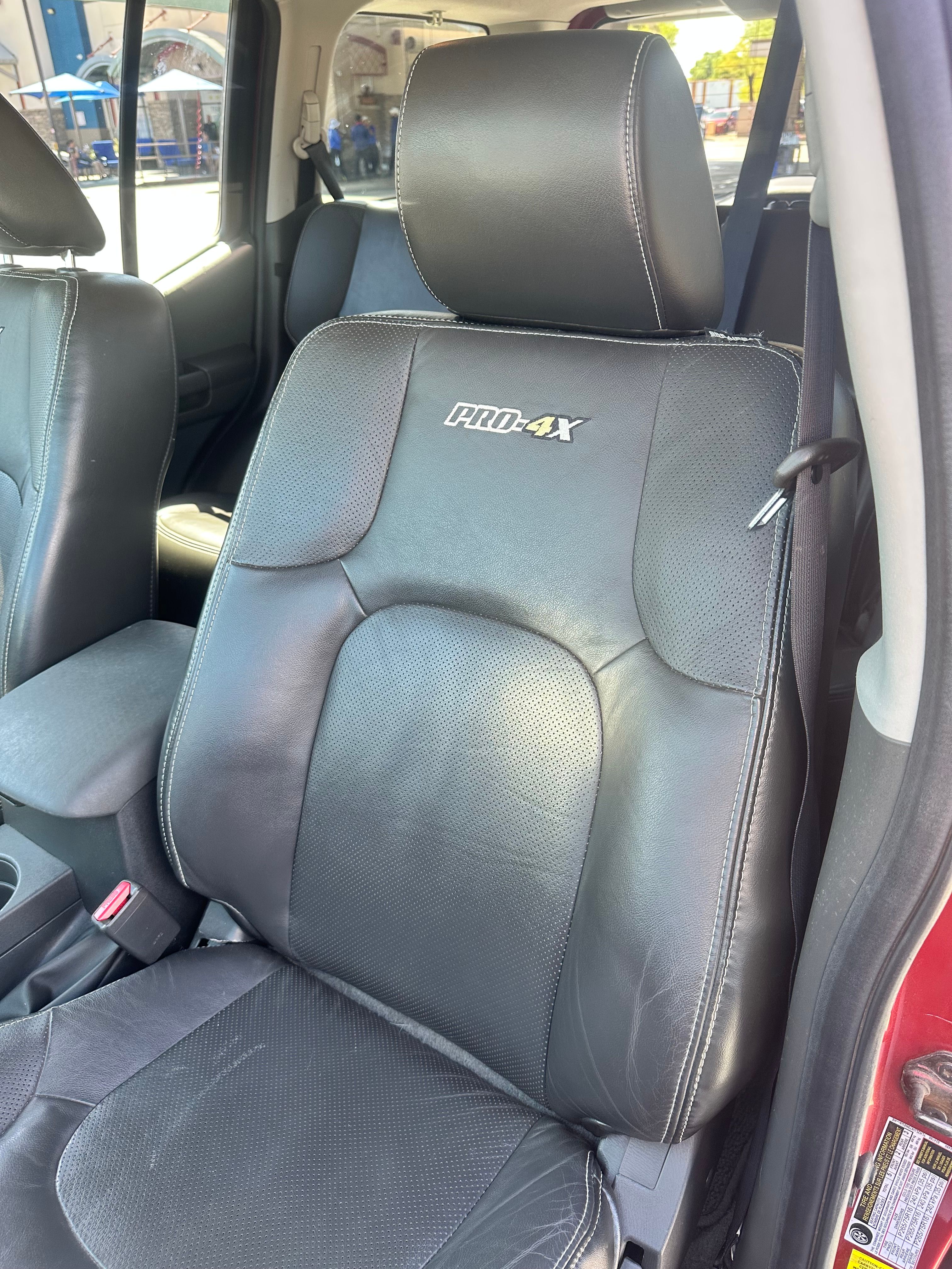 Used 2015 Nissan Xterra PRO-4X w/ Pro-4x Leather Package AWD/4WD image 17