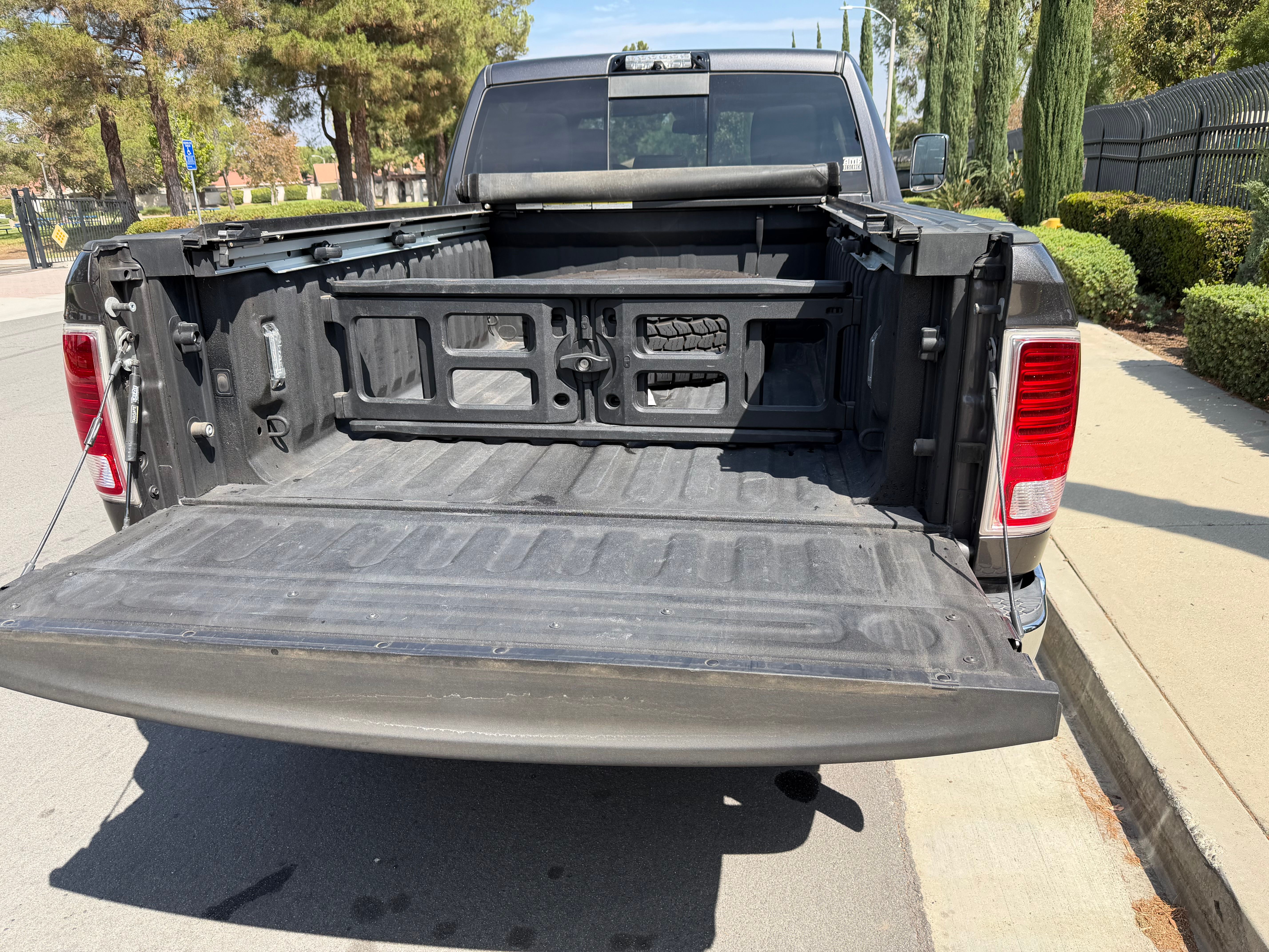 Used 2018 RAM 2500 Laramie w/ Convenience Group AWD/4WD image 11