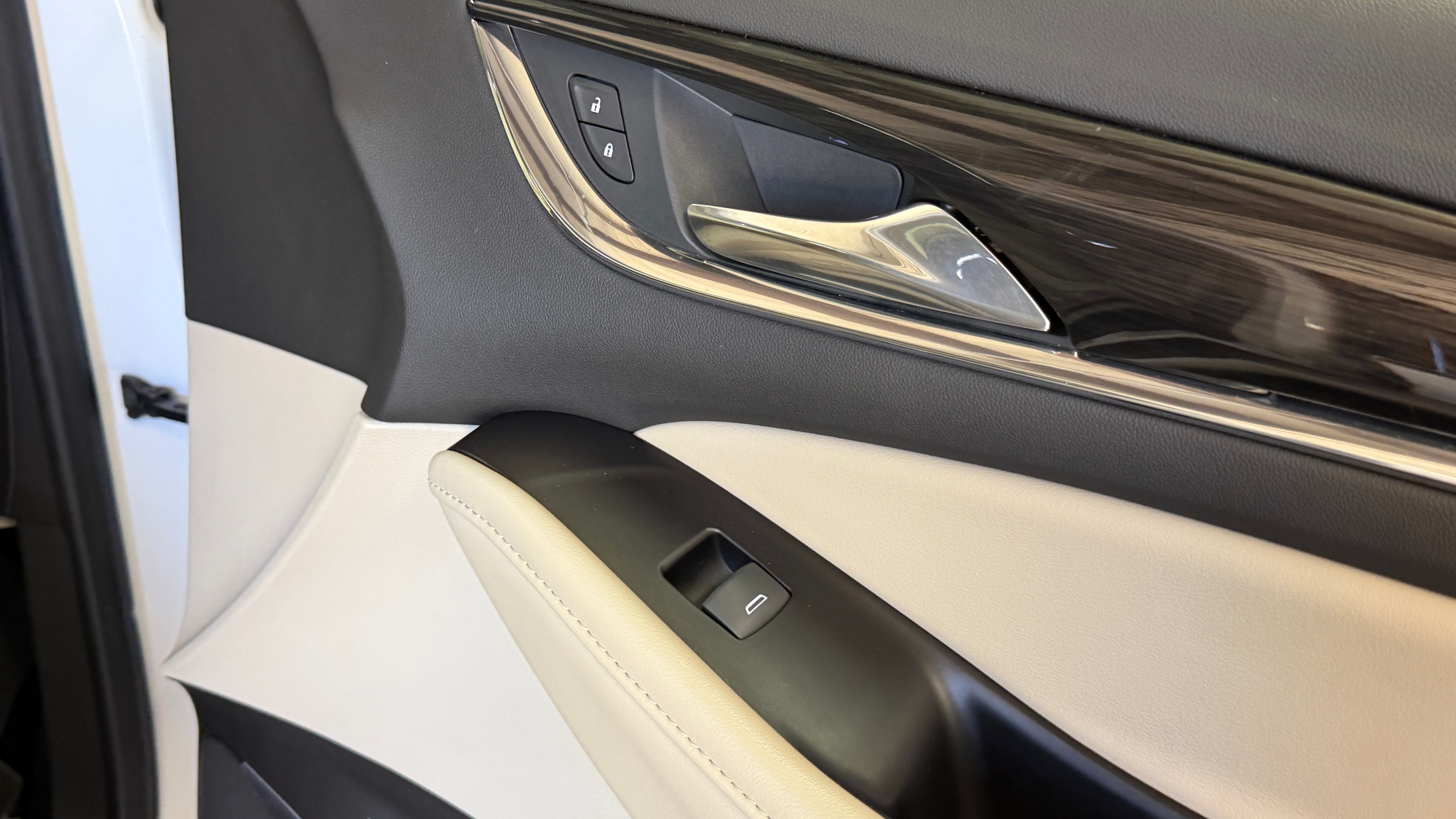 Used 2018 Buick Enclave Premium FWD image 22