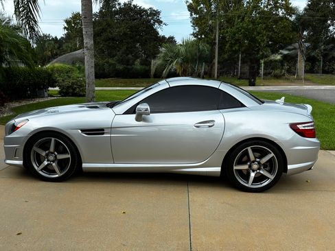 Used 2015 Mercedes-Benz SLK 350 image 4