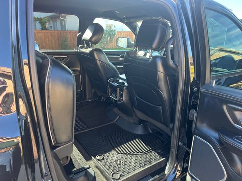 Used 2019 RAM 1500 Laramie image 12