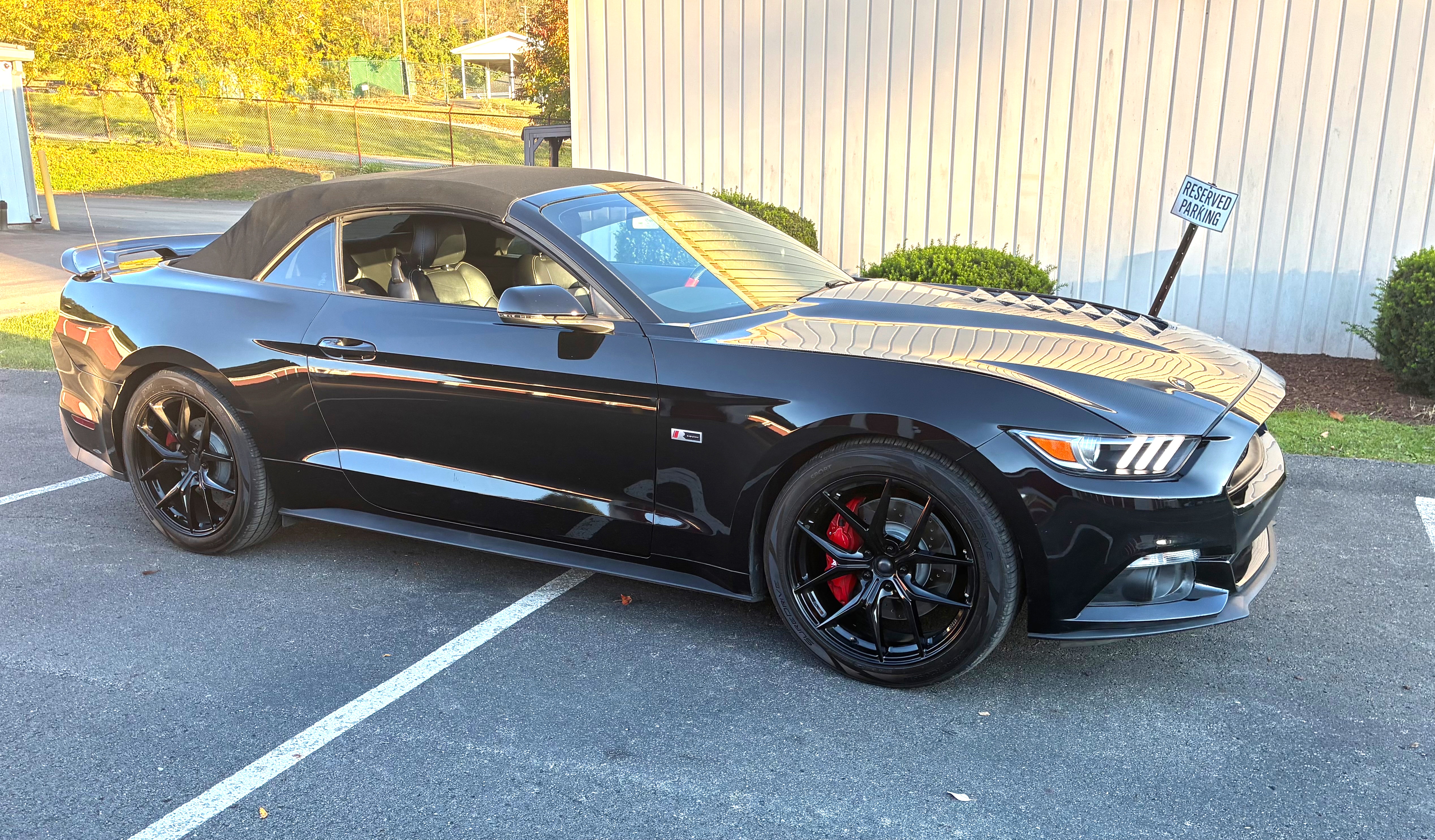Used 2017 Ford Mustang Premium RWD image 1