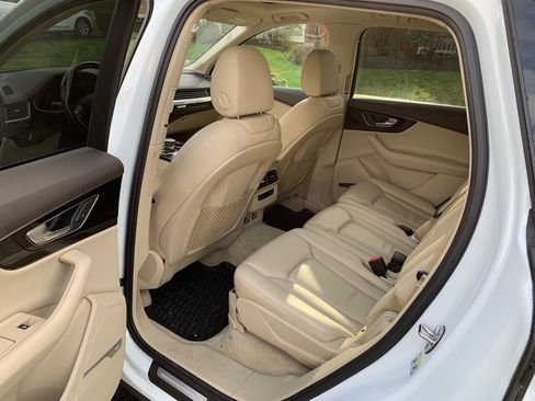 Used 2018 Audi Q7 3.0T Premium Plus w/ Premium Plus Package image 14