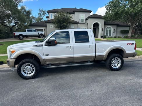 Used 2013 Ford F250 King Ranch w/ King Ranch w/Chrome Pkg AWD/4WD image 2