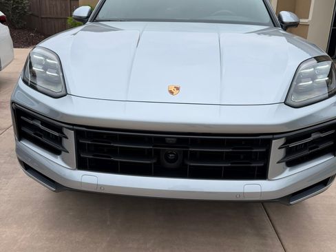 Used 2025 Porsche Cayenne S AWD/4WD image 1
