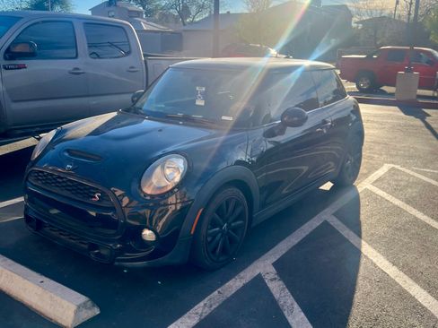Used 2017 MINI Cooper S image 2