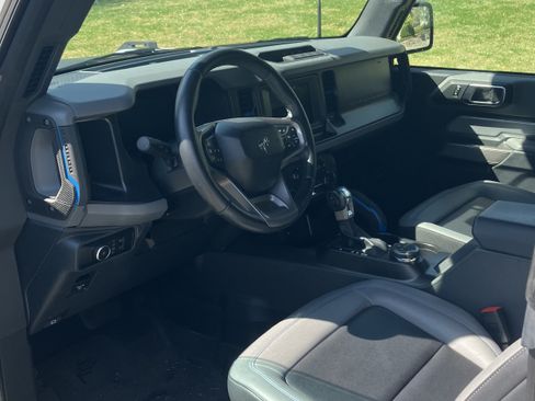 Used 2023 Ford Bronco Black Diamond image 11