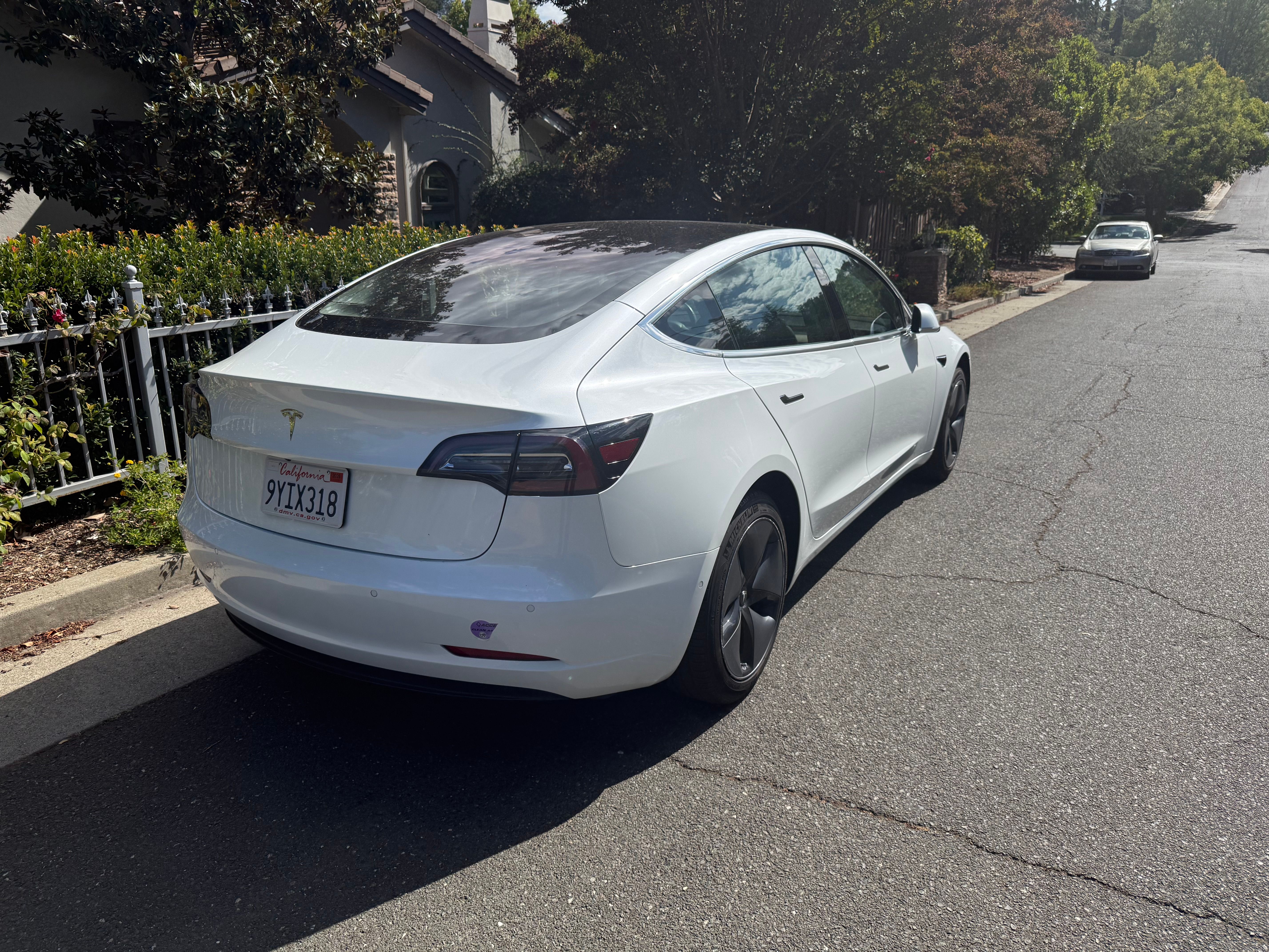 Used 2018 Tesla Model 3 Mid Range RWD image 4