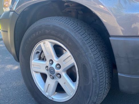 Used 2006 Ford Escape 2WD Hybrid image 8