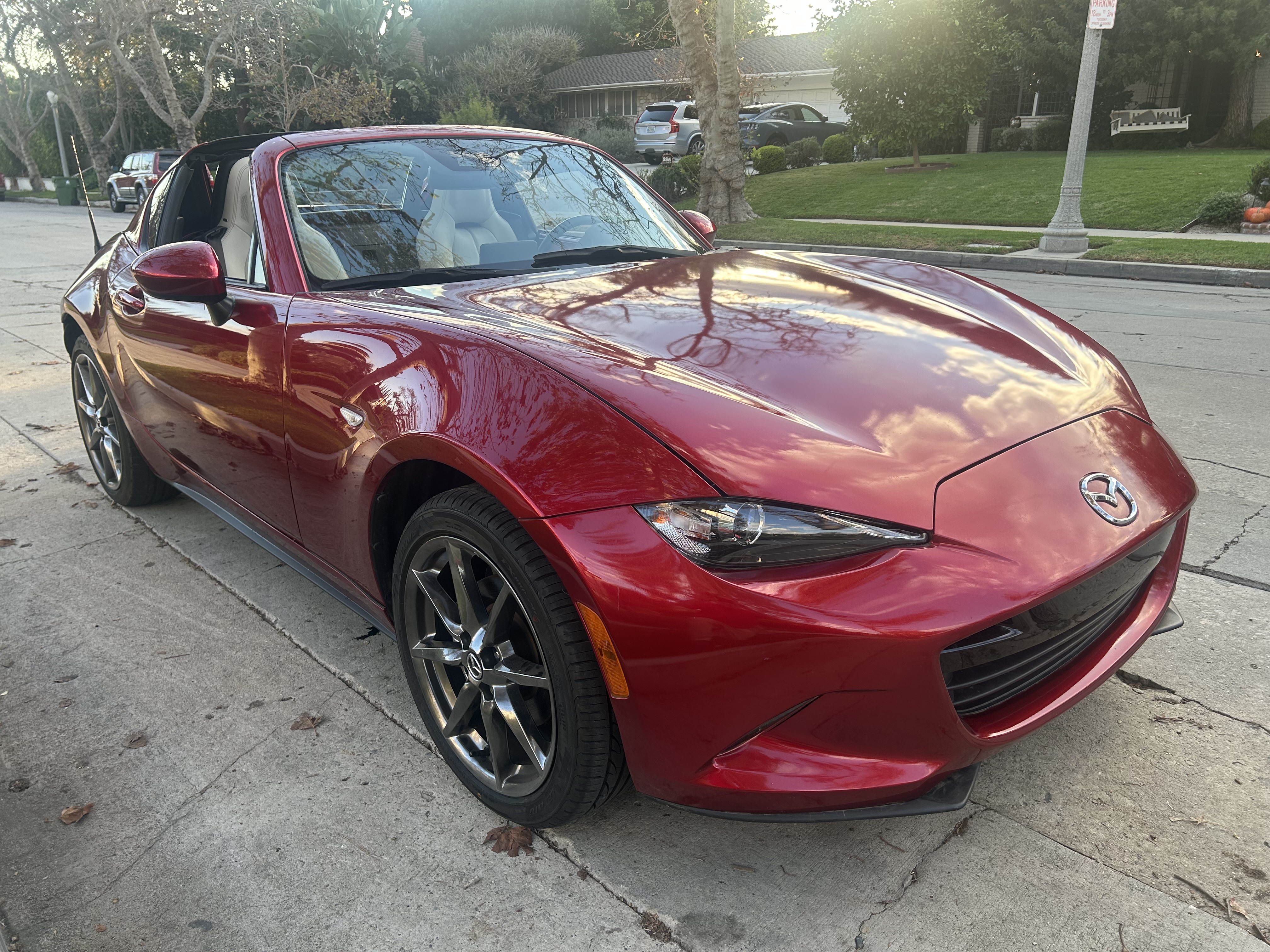 Used 2021 MAZDA MX-5 Miata RF Grand Touring RWD image 2