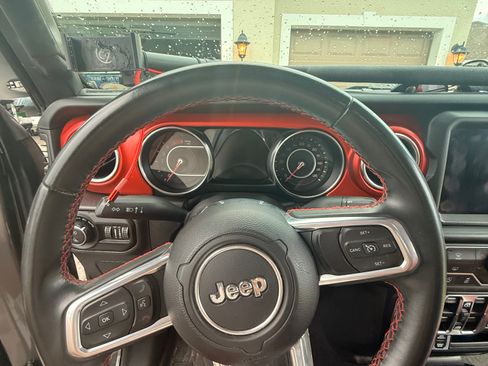Used 2022 Jeep Gladiator Rubicon AWD/4WD image 8
