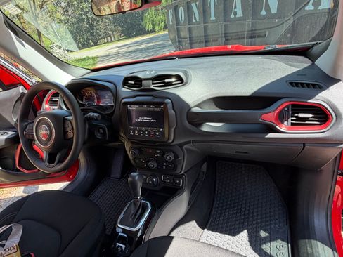 Used 2022 Jeep Renegade Latitude image 14