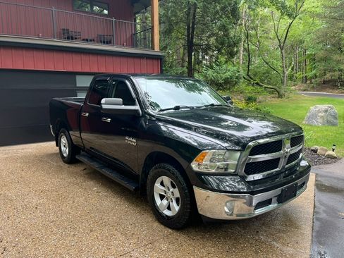 Used 2017 RAM 1500 Classic SLT AWD/4WD image 5