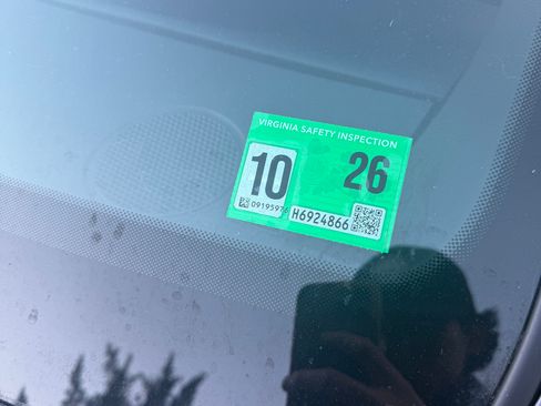 Used 2019 Dodge Grand Caravan SXT image 4