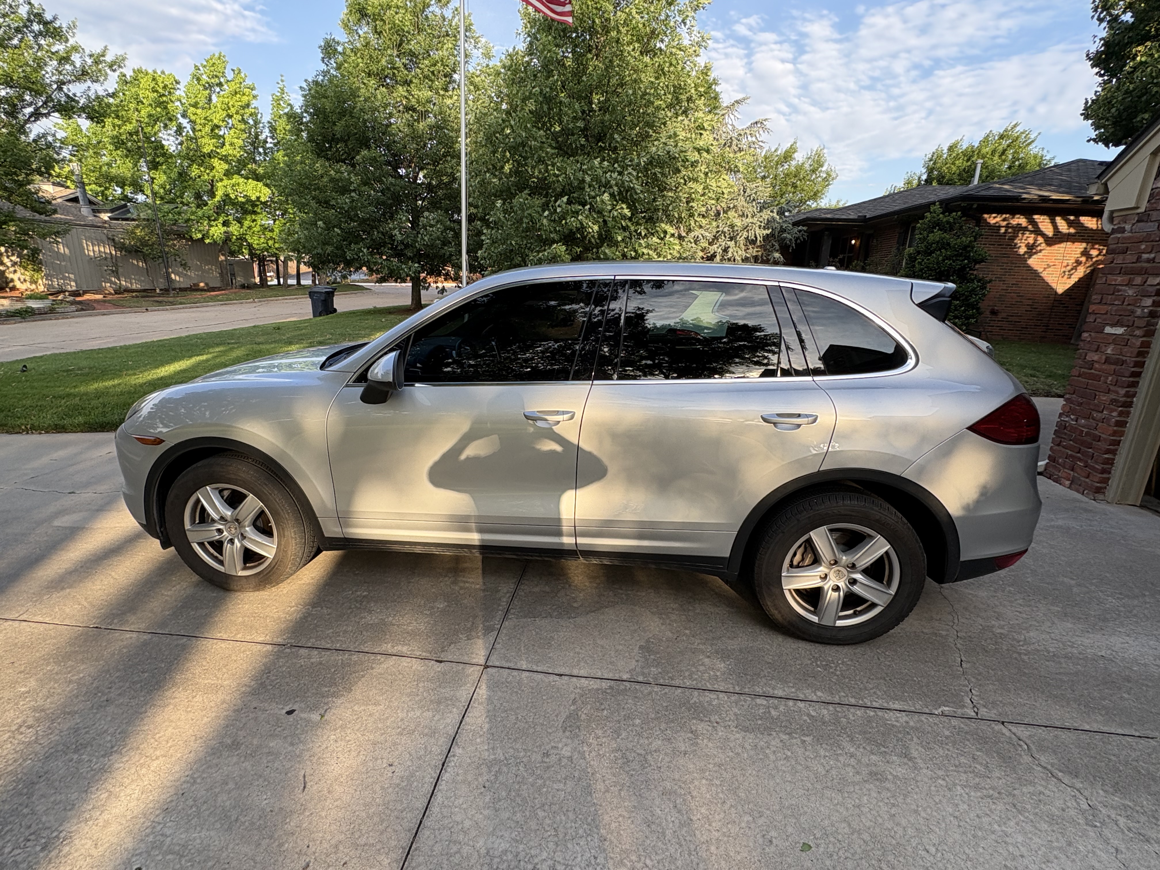 Used 2011 Porsche Cayenne AWD/4WD image 1