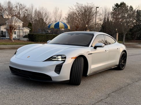 Used 2023 Porsche Taycan GTS image 2