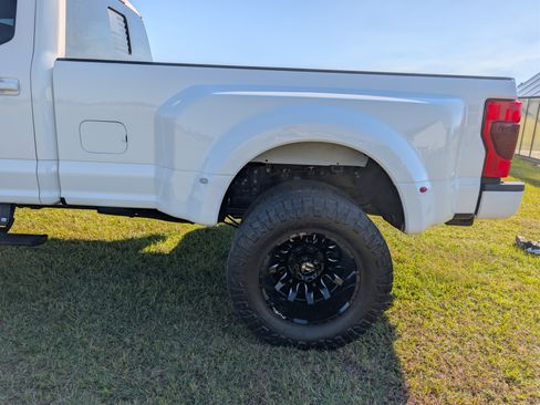 Used 2022 Ford F350 Lariat w/ Lariat Ultimate Package image 11