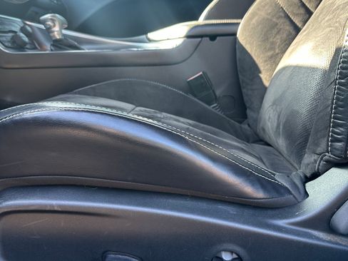 Used 2015 Dodge Challenger SRT w/ Technology Group image 11