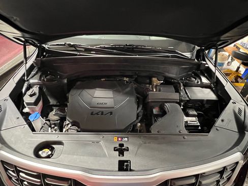 Used 2024 Kia Telluride SX Prestige w/ Towing Package image 13