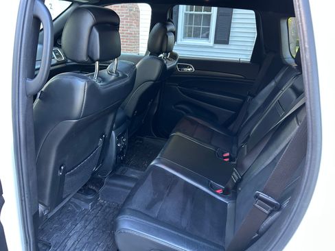 Used 2018 Jeep Grand Cherokee Altitude AWD/4WD image 12