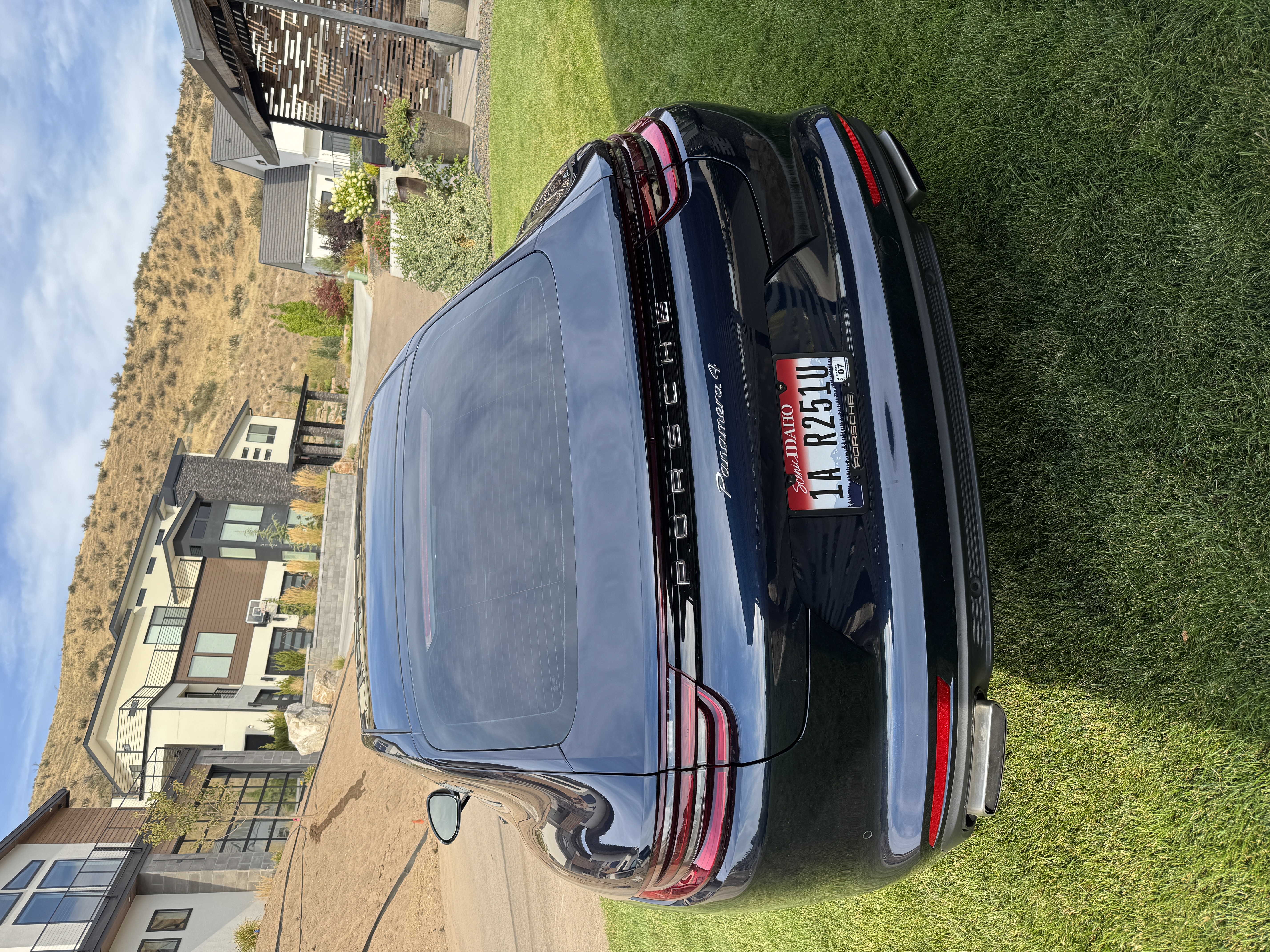 Used 2020 Porsche Panamera AWD/4WD image 5