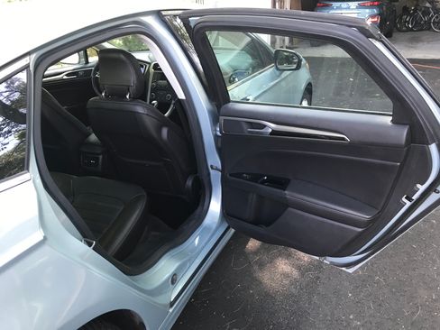 Used 2013 Ford Fusion SE FWD image 20
