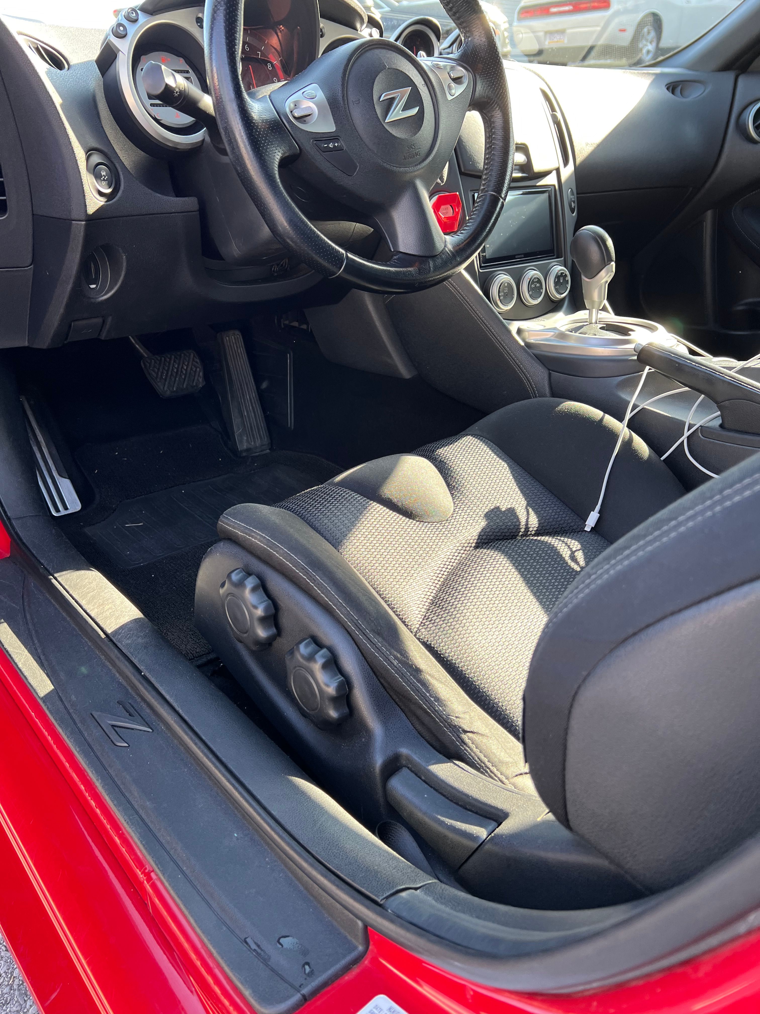 Used 2012 Nissan 370Z Coupe RWD image 13