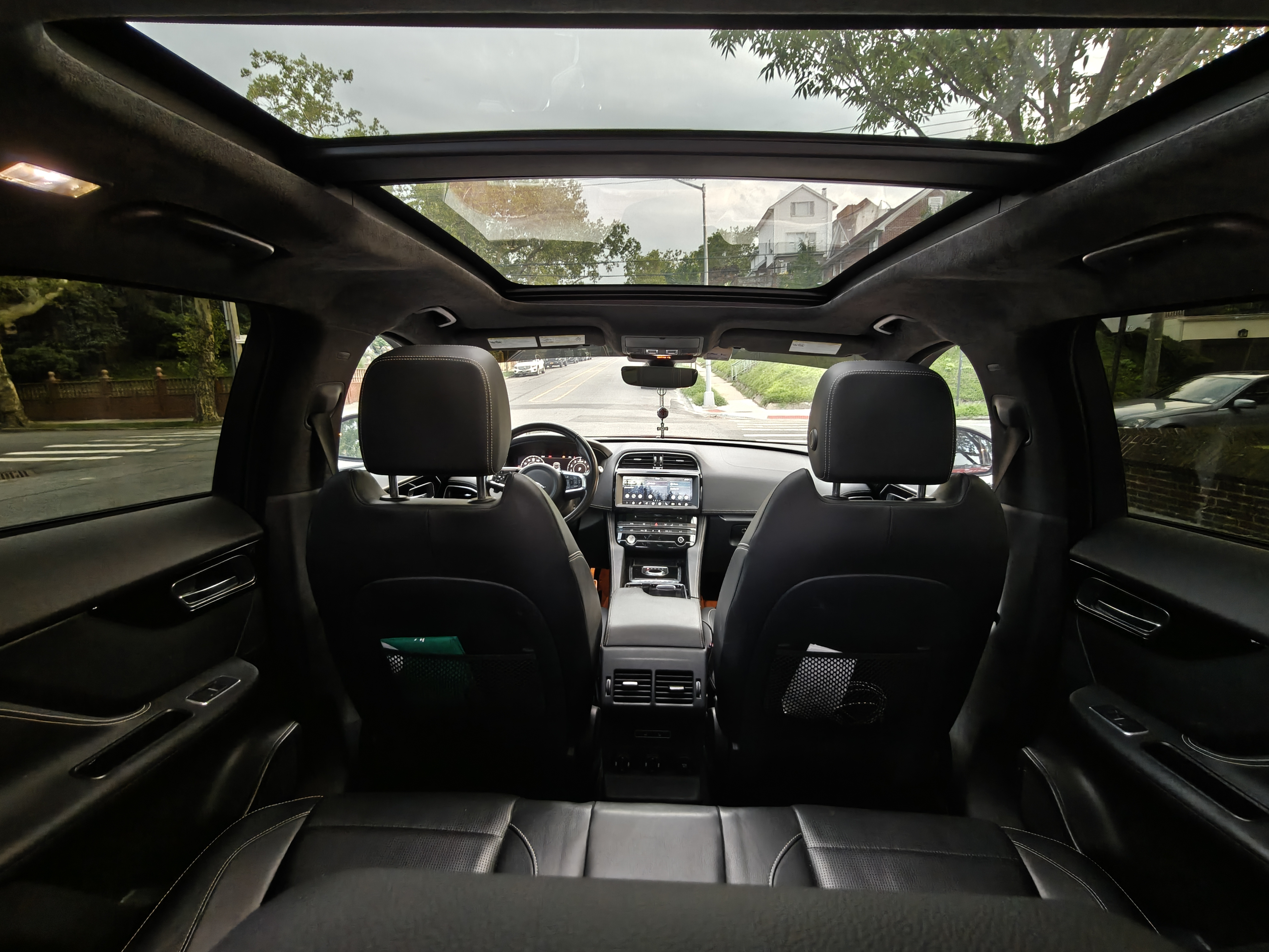 Used 2019 Jaguar F-PACE S AWD/4WD image 4