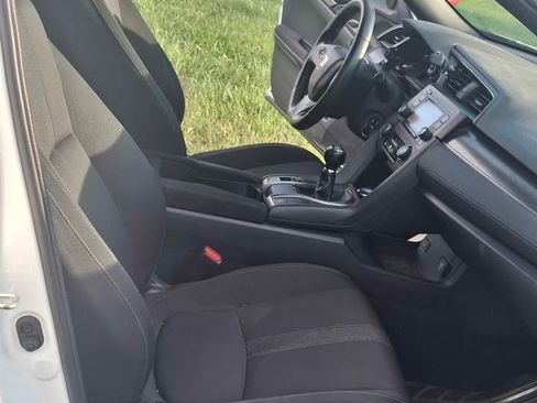 Used 2018 Honda Civic Sport image 5