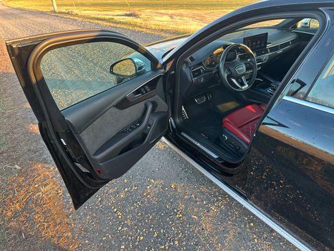 Used 2021 Audi S4 Premium Plus w/ Premium Plus Package image 11