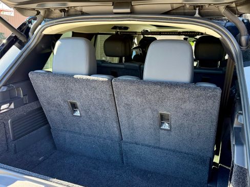 Used 2023 Land Rover Range Rover Long Wheelbase SE image 12