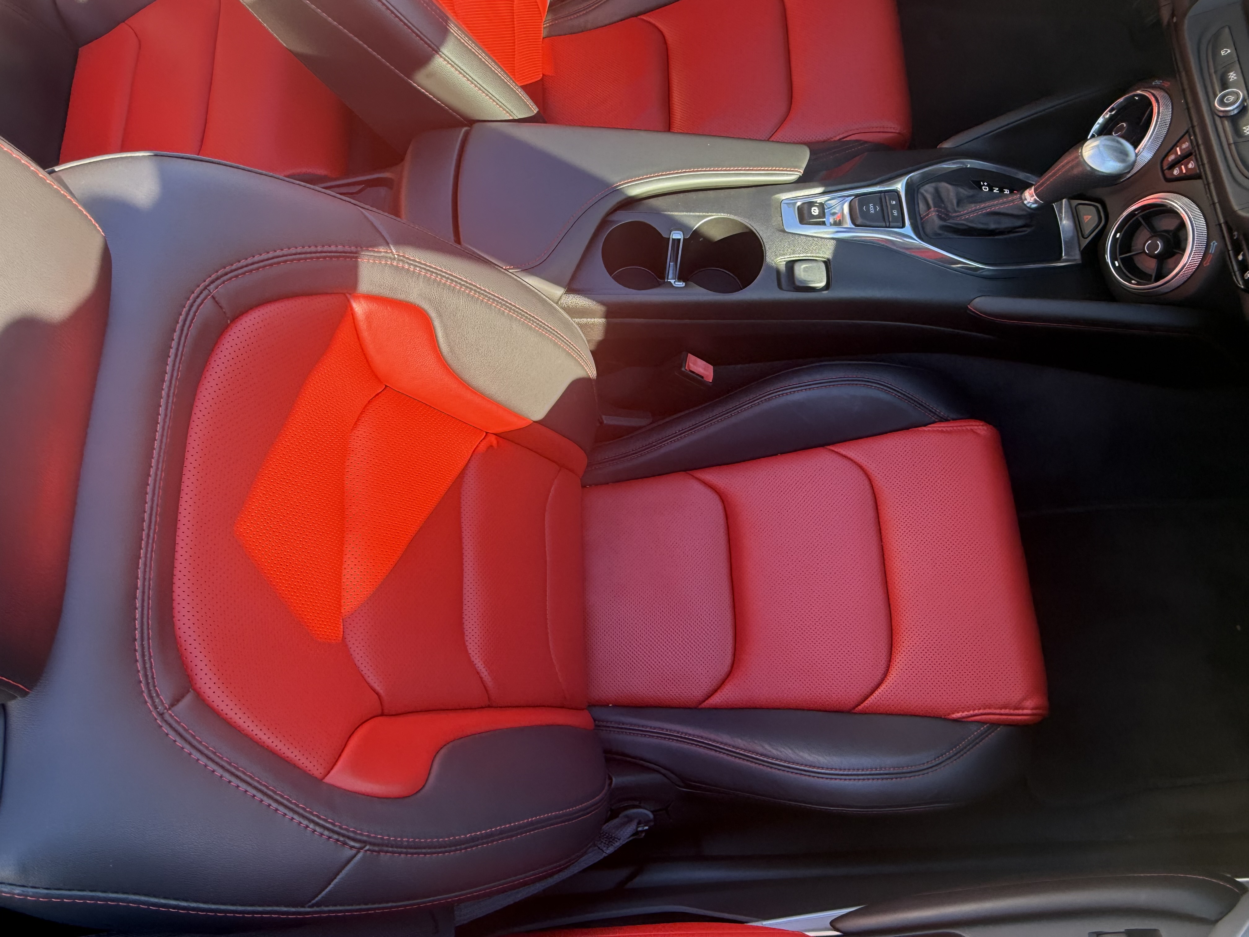 Used 2017 Chevrolet Camaro LT RWD image 6