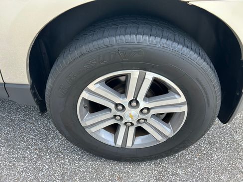 Used 2015 Chevrolet Traverse LT FWD image 9